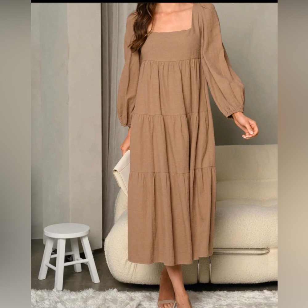 Puff sleeves open back, Maxi Dress.